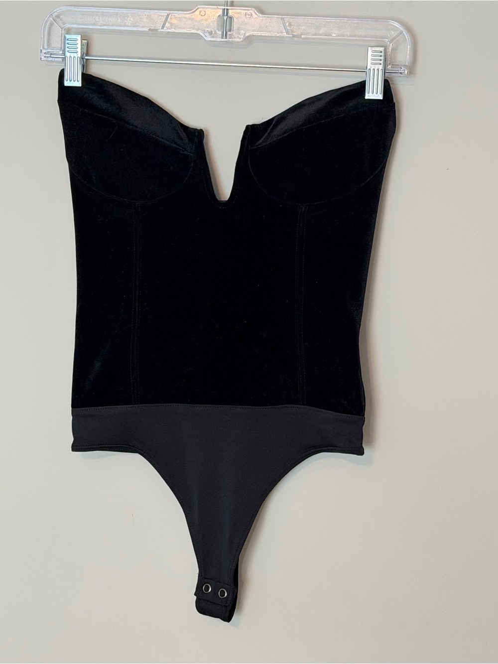 Express Velvet Strapless V-Wire Bodysuit Black XS NWT